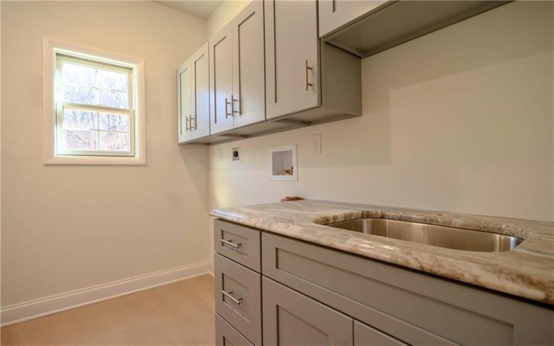 306 Hunters Crossing, Mc Murray, 15317, 3 Bedrooms Bedrooms, 10 Rooms Rooms,2.2 BathroomsBathrooms,Residential,For Sale,Hunters Crossing,1716759