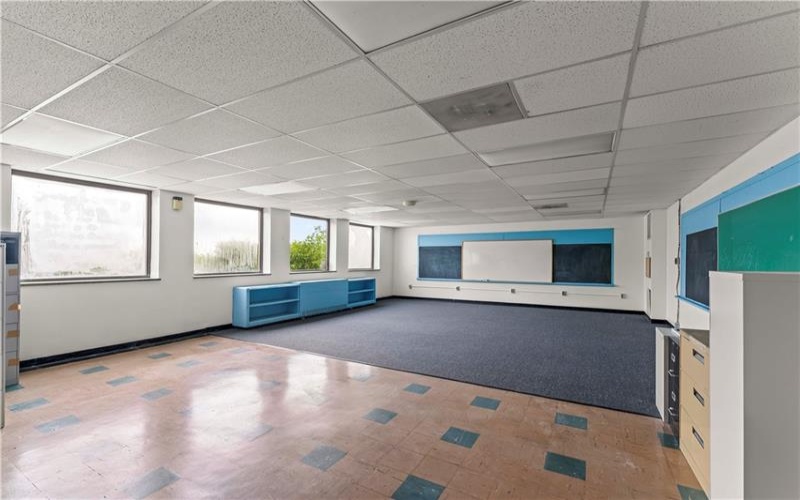 1530 Hillcrest Ave, Washington, 15301, ,Commercial-industrial-business,For Sale,Hillcrest Ave,1703778