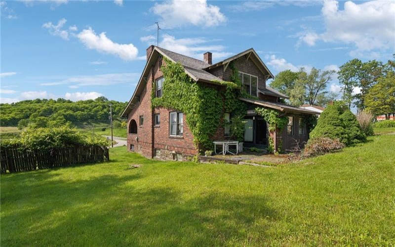 920 WASHINGTON ROAD, Washington, 15301, 3 Bedrooms Bedrooms, ,1 BathroomBathrooms,Residential,For Sale,WASHINGTON ROAD,1704212