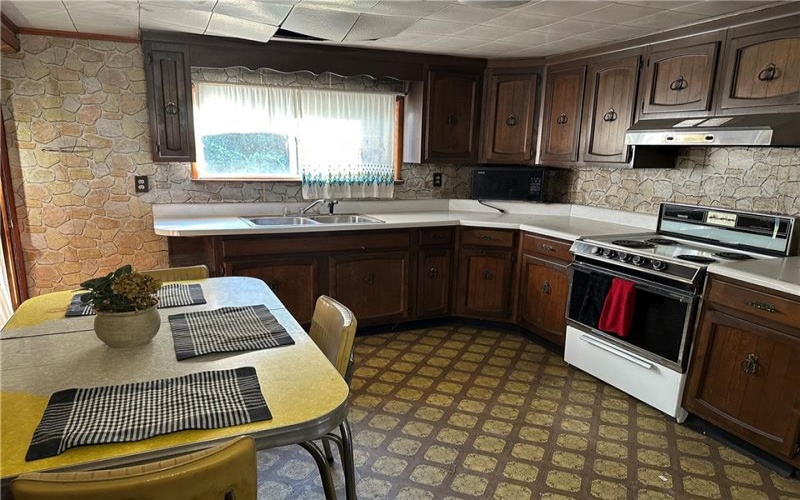 198 Keeny Row, New Salem, 15468, 3 Bedrooms Bedrooms, ,1 BathroomBathrooms,Residential,For Sale,Keeny Row,1704324