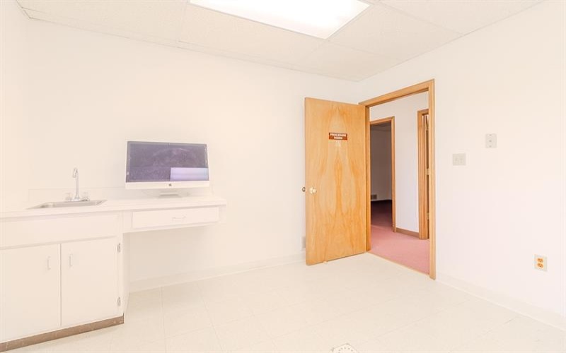 1027 Main St, Mount Pleasant, 15666, ,Commercial-industrial-business,For Sale,Main St,1704814