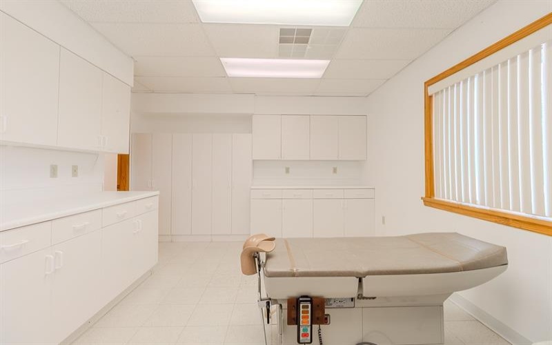1027 Main St, Mount Pleasant, 15666, ,Commercial-industrial-business,For Sale,Main St,1704814