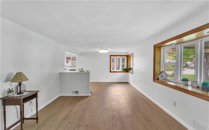 9830 DON DRIVE, Irwin, 15642, 3 Bedrooms Bedrooms, 10 Rooms Rooms,2 BathroomsBathrooms,Residential,For Sale,DON DRIVE,1704964