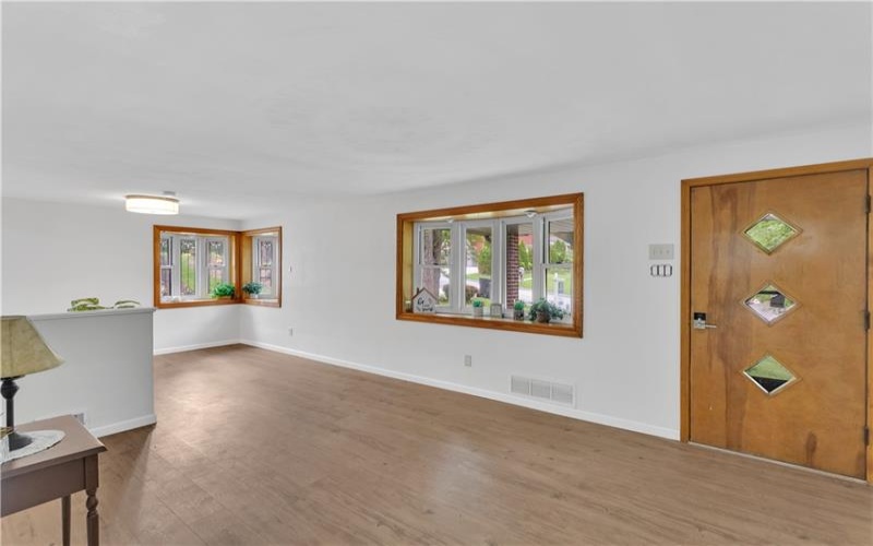 9830 DON DRIVE, Irwin, 15642, 3 Bedrooms Bedrooms, 10 Rooms Rooms,2 BathroomsBathrooms,Residential,For Sale,DON DRIVE,1704964