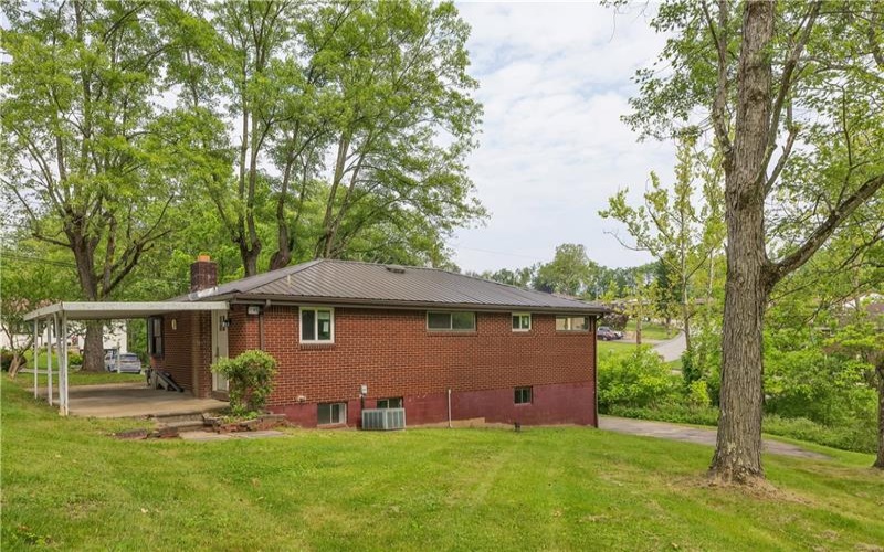 9830 DON DRIVE, Irwin, 15642, 3 Bedrooms Bedrooms, 10 Rooms Rooms,2 BathroomsBathrooms,Residential,For Sale,DON DRIVE,1704964