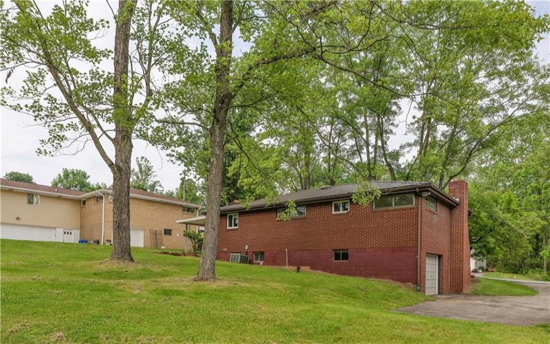 9830 DON DRIVE, Irwin, 15642, 3 Bedrooms Bedrooms, 10 Rooms Rooms,2 BathroomsBathrooms,Residential,For Sale,DON DRIVE,1704964