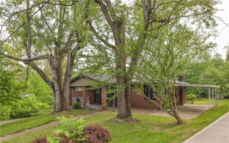 9830 DON DRIVE, Irwin, 15642, 3 Bedrooms Bedrooms, 10 Rooms Rooms,2 BathroomsBathrooms,Residential,For Sale,DON DRIVE,1704964