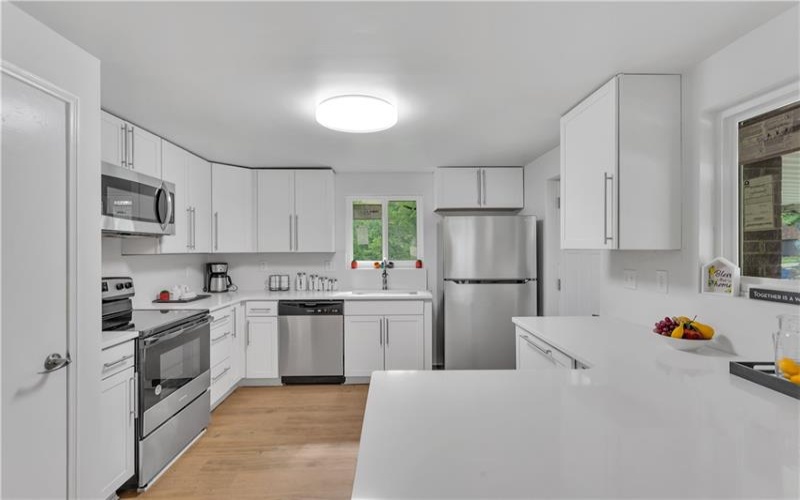 9830 DON DRIVE, Irwin, 15642, 3 Bedrooms Bedrooms, 10 Rooms Rooms,2 BathroomsBathrooms,Residential,For Sale,DON DRIVE,1704964