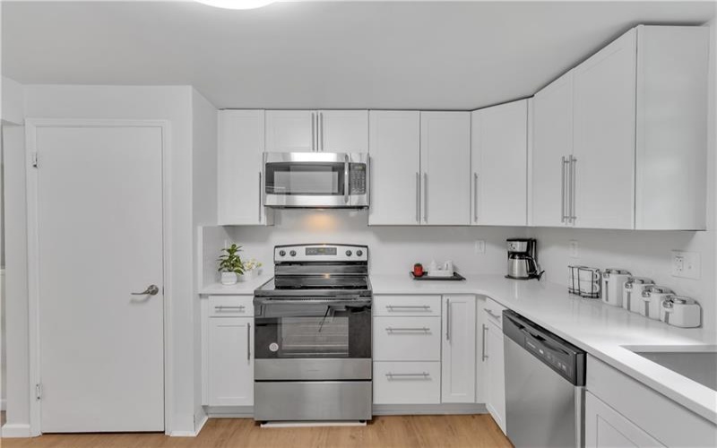 9830 DON DRIVE, Irwin, 15642, 3 Bedrooms Bedrooms, 10 Rooms Rooms,2 BathroomsBathrooms,Residential,For Sale,DON DRIVE,1704964