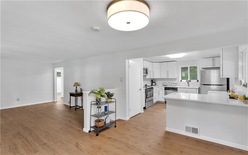 9830 DON DRIVE, Irwin, 15642, 3 Bedrooms Bedrooms, 10 Rooms Rooms,2 BathroomsBathrooms,Residential,For Sale,DON DRIVE,1704964