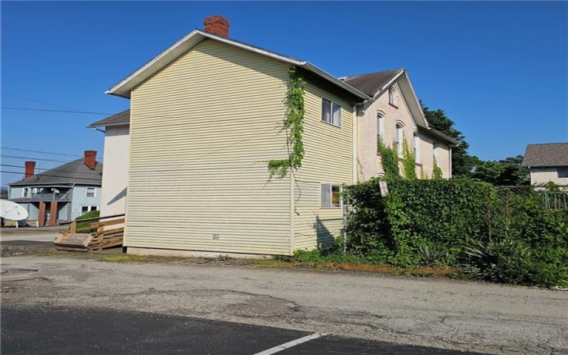52 Mount Vernon Ave, Uniontown, 15401, 4 Bedrooms Bedrooms, 8 Rooms Rooms,2 BathroomsBathrooms,Residential,For Sale,Mount Vernon Ave,1705731