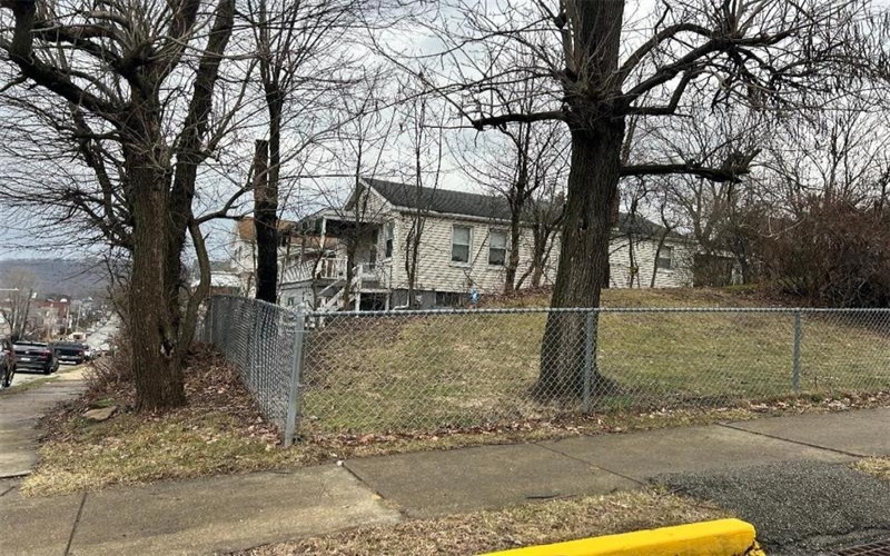 204 2nd Street, 15085, 15085, 2 Bedrooms Bedrooms, 6 Rooms Rooms,1.1 BathroomsBathrooms,Residential,For Sale,2nd Street,1718453