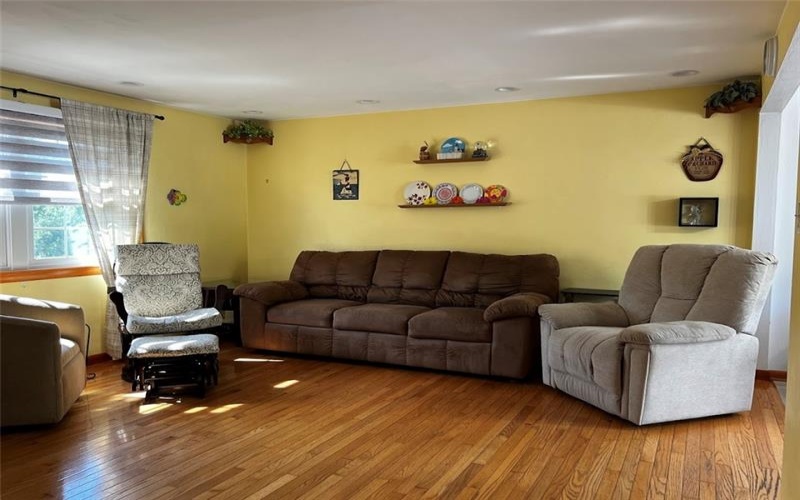 516 Chestnut Ridge Rd, Washinton, 15301, 3 Bedrooms Bedrooms, 9 Rooms Rooms,2 BathroomsBathrooms,Residential,For Sale,Chestnut Ridge Rd,1706121