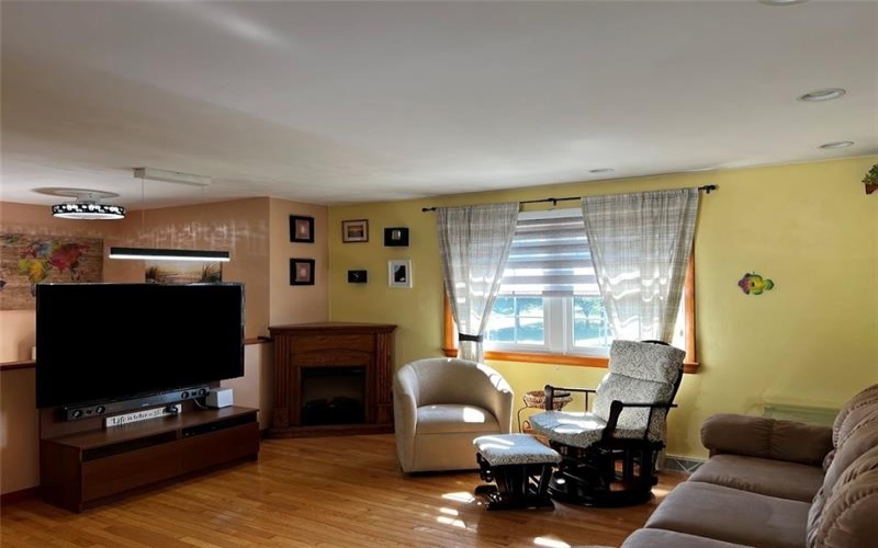 516 Chestnut Ridge Rd, Washinton, 15301, 3 Bedrooms Bedrooms, 9 Rooms Rooms,2 BathroomsBathrooms,Residential,For Sale,Chestnut Ridge Rd,1706121