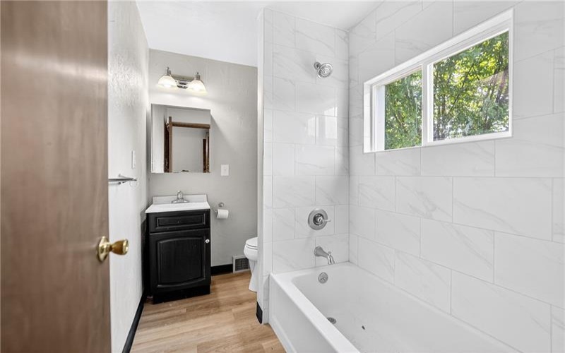 102, 104, 106, 108 9th Street, Monongahela, 15063, 2 Bedrooms Bedrooms, 5 Rooms Rooms,1.1 BathroomsBathrooms,Residential,For Sale,9th Street,1718597