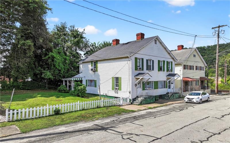 102, 104, 106, 108 9th Street, Monongahela, 15063, 2 Bedrooms Bedrooms, 5 Rooms Rooms,1.1 BathroomsBathrooms,Residential,For Sale,9th Street,1718597