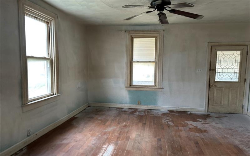 80 Caldwell Ave, Washington, 15301, 2 Bedrooms Bedrooms, 5 Rooms Rooms,1 BathroomBathrooms,Residential,For Sale,Caldwell Ave,1706150