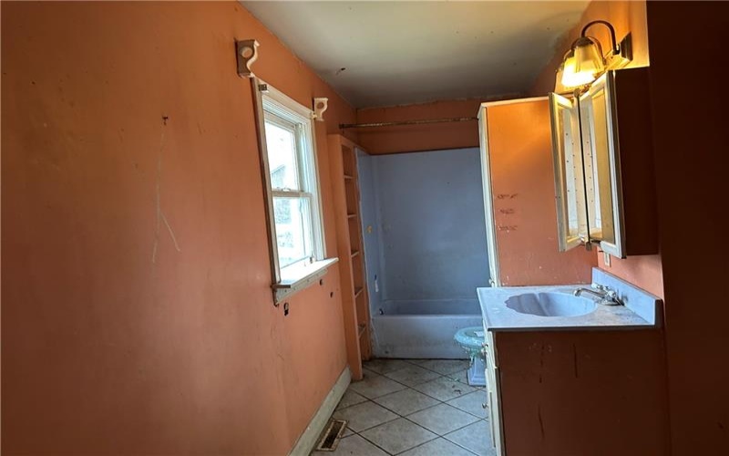 80 Caldwell Ave, Washington, 15301, 2 Bedrooms Bedrooms, 5 Rooms Rooms,1 BathroomBathrooms,Residential,For Sale,Caldwell Ave,1706150