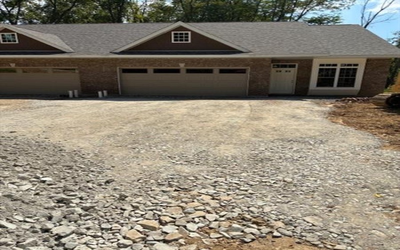 4055 Briarwood Dr, Jeannette, 15644, 2 Bedrooms Bedrooms, 9 Rooms Rooms,3 BathroomsBathrooms,Residential,For Sale,Briarwood Dr,1706154