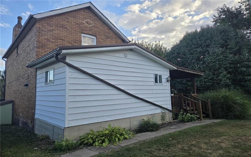 255 Francis Mine State Rd, Burgettstown, 15021, 2 Bedrooms Bedrooms, ,1 BathroomBathrooms,Residential,For Sale,Francis Mine State Rd,1718661