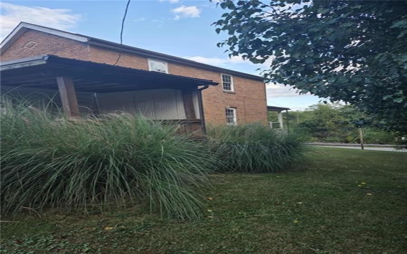 255 Francis Mine State Rd, Burgettstown, 15021, 2 Bedrooms Bedrooms, ,1 BathroomBathrooms,Residential,For Sale,Francis Mine State Rd,1718661