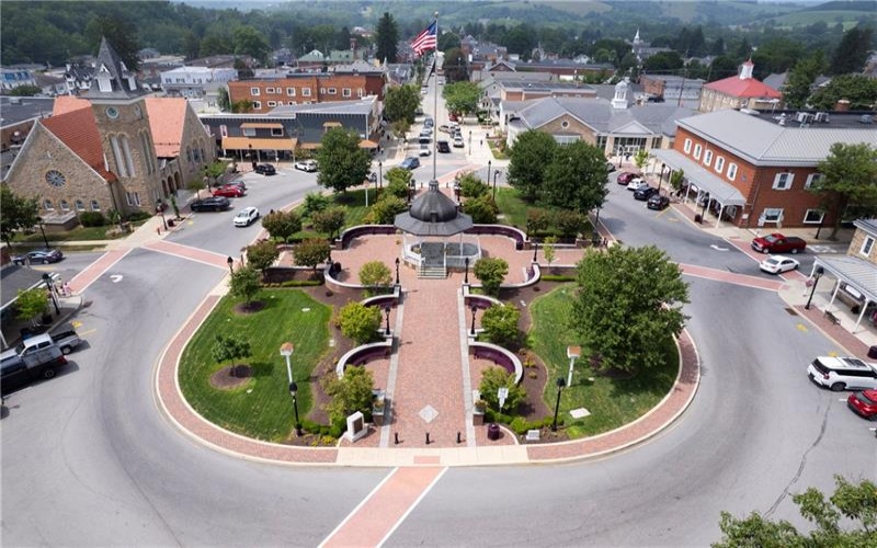 137 Main St, Ligonier, 15658, ,Commercial-industrial-business,For Sale,Main St,1718774