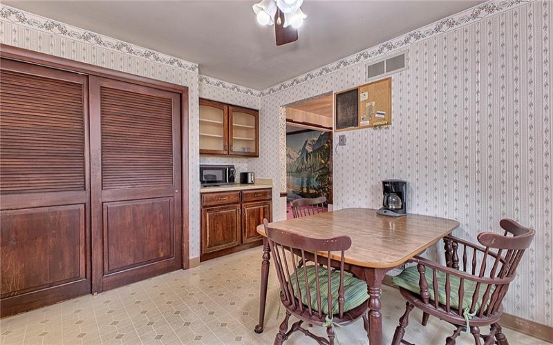 112 Friendship Lane, Greensburg, 15601, 3 Bedrooms Bedrooms, 9 Rooms Rooms,2.1 BathroomsBathrooms,Residential,For Sale,Friendship Lane,1718824