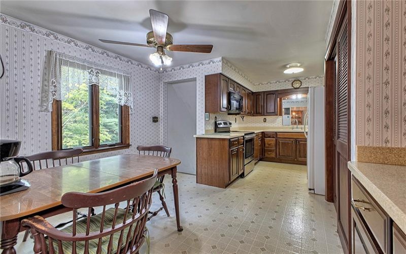 112 Friendship Lane, Greensburg, 15601, 3 Bedrooms Bedrooms, 9 Rooms Rooms,2.1 BathroomsBathrooms,Residential,For Sale,Friendship Lane,1718824