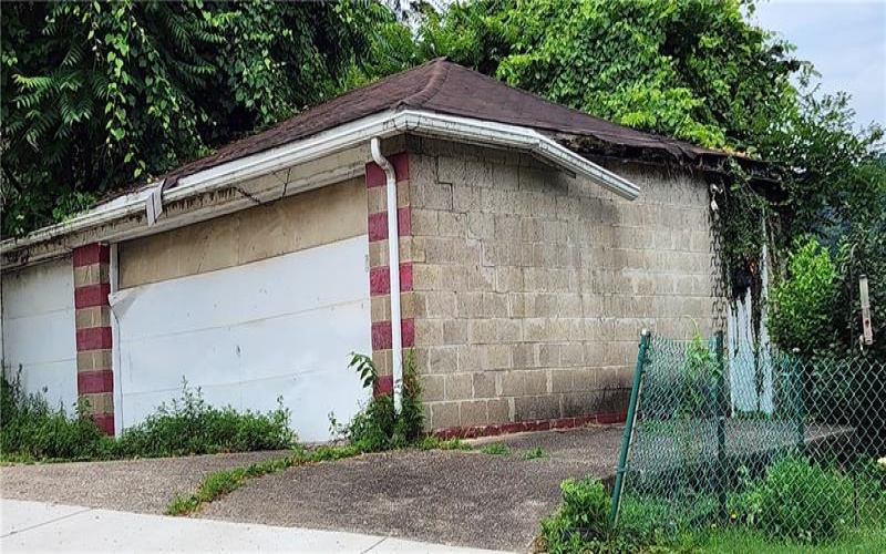 252 High St, Brownsville, 15417, ,Residential,For Sale,High St,1719143