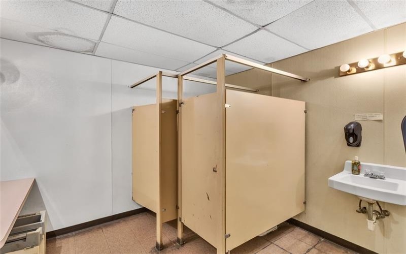 110 Pennsylvania Ave (105 N Center Ave), New Stanton, 15672, ,Commercial-industrial-business,For Sale,Pennsylvania Ave (105 N Center Ave),1719325