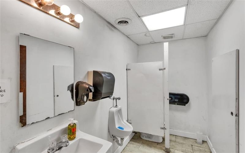 110 Pennsylvania Ave (105 N Center Ave), New Stanton, 15672, ,Commercial-industrial-business,For Sale,Pennsylvania Ave (105 N Center Ave),1719325