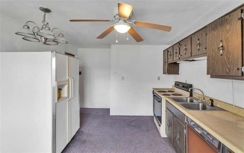 110 Pennsylvania Ave (105 N Center Ave), New Stanton, 15672, ,Commercial-industrial-business,For Sale,Pennsylvania Ave (105 N Center Ave),1719325