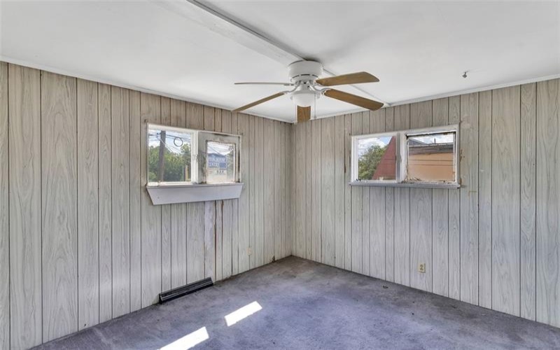 110 Pennsylvania Ave (105 N Center Ave), New Stanton, 15672, ,Commercial-industrial-business,For Sale,Pennsylvania Ave (105 N Center Ave),1719325