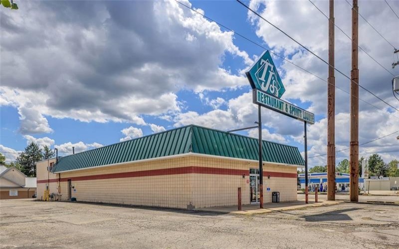 110 Pennsylvania Ave (105 N Center Ave), New Stanton, 15672, ,Commercial-industrial-business,For Sale,Pennsylvania Ave (105 N Center Ave),1719325
