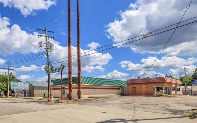 110 Pennsylvania Ave (105 N Center Ave), New Stanton, 15672, ,Commercial-industrial-business,For Sale,Pennsylvania Ave (105 N Center Ave),1719325