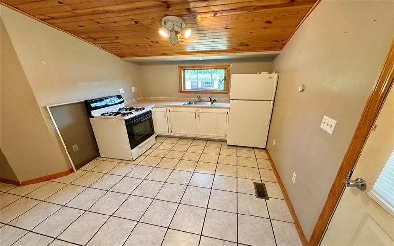 1515 Crawford Ave, Connellsville, 15425, 1 Bedroom Bedrooms, ,1 BathroomBathrooms,Lease,For Rent,Crawford Ave,1707632