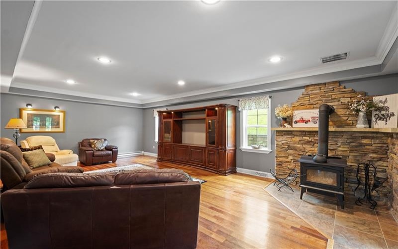 102 Klages Road, West Alexander, 15376, 6 Bedrooms Bedrooms, 14 Rooms Rooms,3 BathroomsBathrooms,Residential,For Sale,Klages Road,1709121