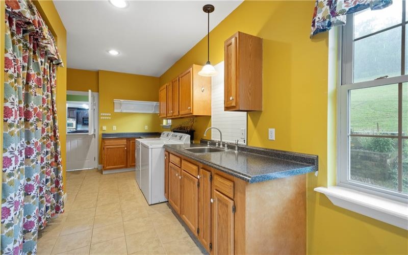 102 Klages Road, West Alexander, 15376, 6 Bedrooms Bedrooms, 14 Rooms Rooms,3 BathroomsBathrooms,Residential,For Sale,Klages Road,1709121