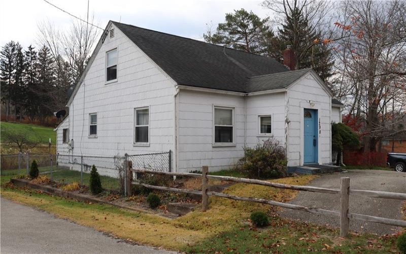 1298 Route 30, Laughlintown, 15655, 3 Bedrooms Bedrooms, 8 Rooms Rooms,2 BathroomsBathrooms,Residential,For Sale,Route 30,1720077