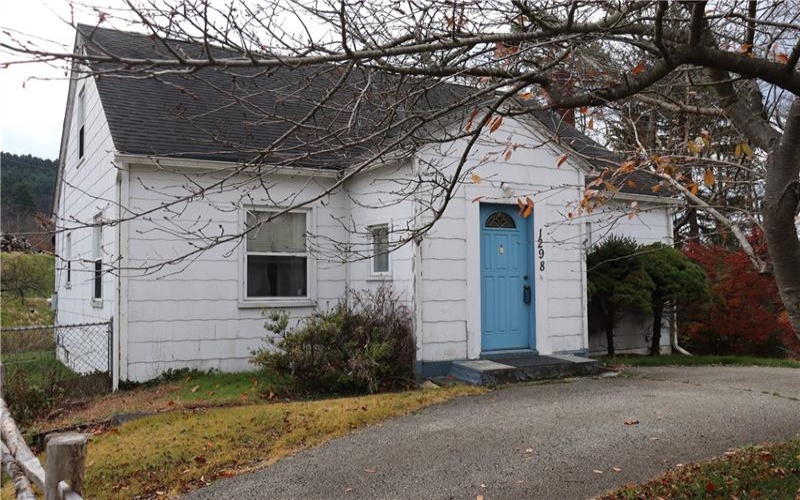 1298 Route 30, Laughlintown, 15655, 3 Bedrooms Bedrooms, 8 Rooms Rooms,2 BathroomsBathrooms,Residential,For Sale,Route 30,1720077