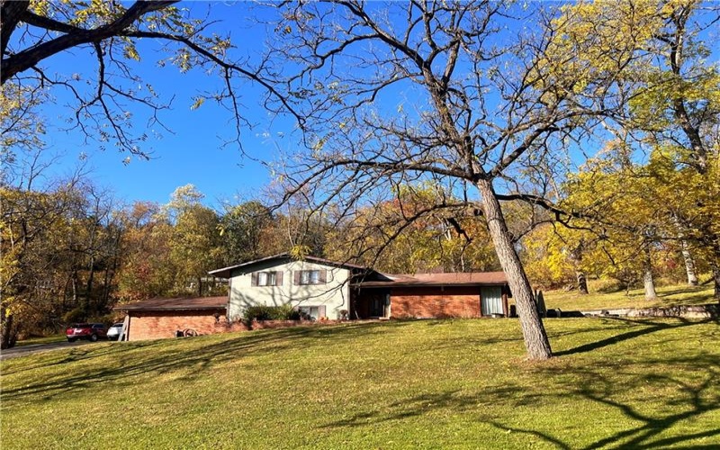 306 Black Walnut Dr, Greensburg, 15601, 4 Bedrooms Bedrooms, 8 Rooms Rooms,3 BathroomsBathrooms,Residential,For Sale,Black Walnut Dr,1737315
