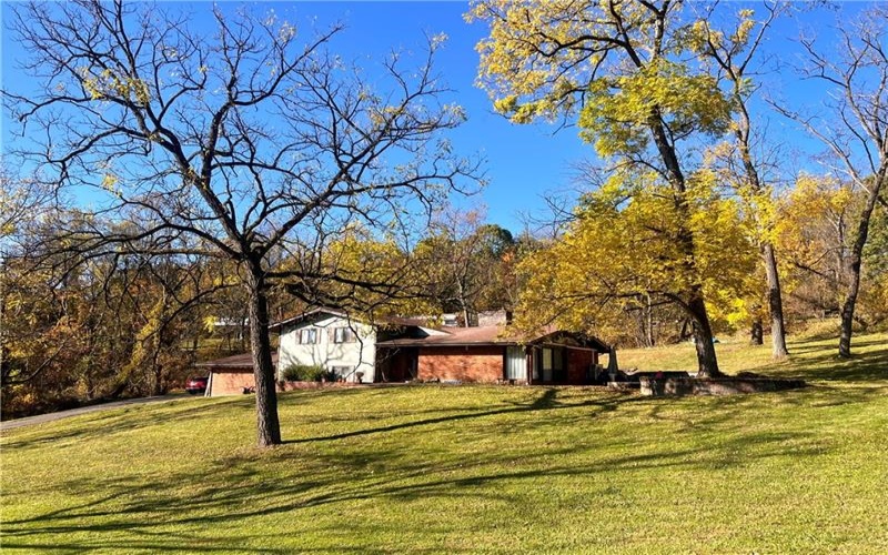 306 Black Walnut Dr, Greensburg, 15601, 4 Bedrooms Bedrooms, 8 Rooms Rooms,3 BathroomsBathrooms,Residential,For Sale,Black Walnut Dr,1737315