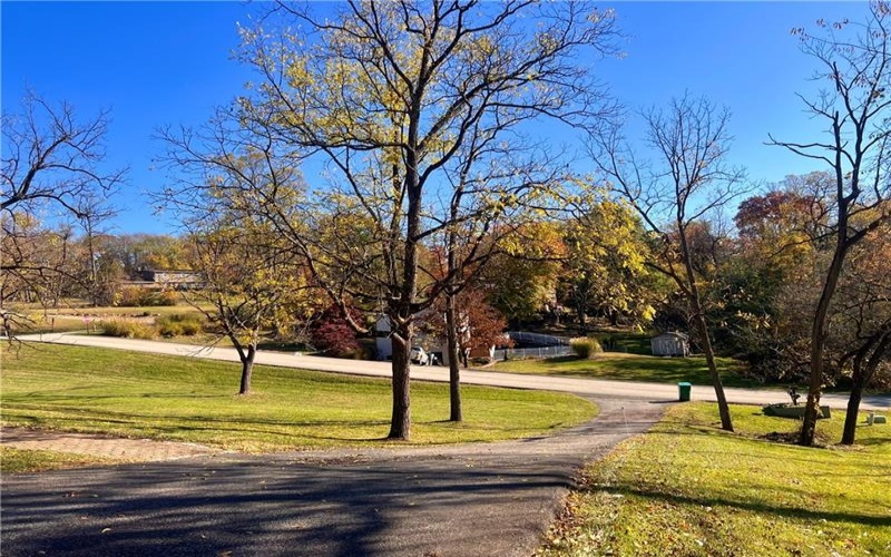 306 Black Walnut Dr, Greensburg, 15601, 4 Bedrooms Bedrooms, 8 Rooms Rooms,3 BathroomsBathrooms,Residential,For Sale,Black Walnut Dr,1737315