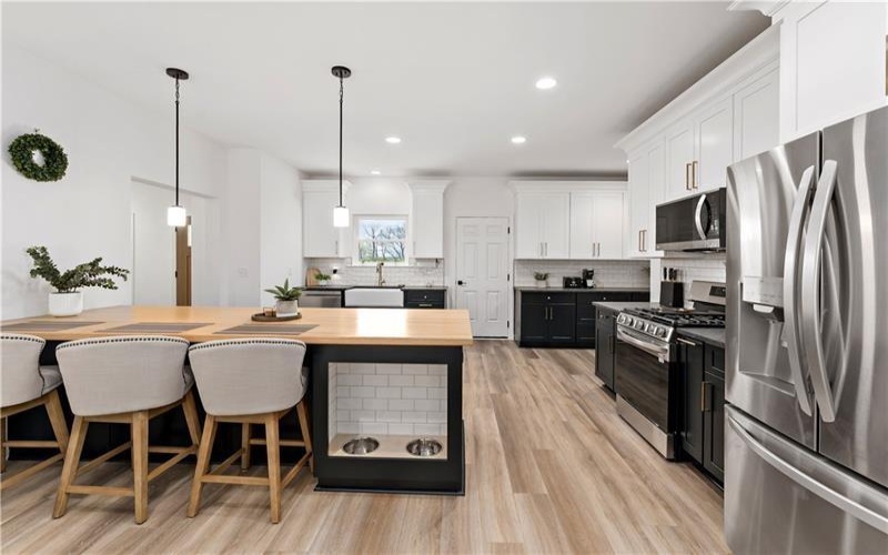 300 TIMBERLINE DR, Washington, 15301, 3 Bedrooms Bedrooms, 9 Rooms Rooms,2.1 BathroomsBathrooms,Residential,For Sale,TIMBERLINE DR,1747710