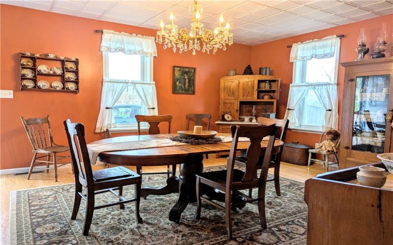 220 Overholt Dr, Scottdale, 15683, 3 Bedrooms Bedrooms, 9 Rooms Rooms,2.1 BathroomsBathrooms,Residential,For Sale,Overholt Dr,1747712