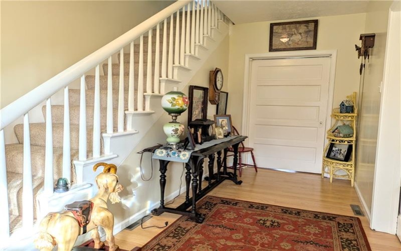 220 Overholt Dr, Scottdale, 15683, 3 Bedrooms Bedrooms, 9 Rooms Rooms,2.1 BathroomsBathrooms,Residential,For Sale,Overholt Dr,1747712