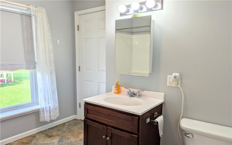 220 Overholt Dr, Scottdale, 15683, 3 Bedrooms Bedrooms, 9 Rooms Rooms,2.1 BathroomsBathrooms,Residential,For Sale,Overholt Dr,1747712