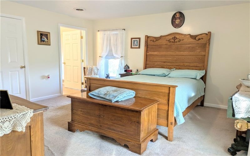 220 Overholt Dr, Scottdale, 15683, 3 Bedrooms Bedrooms, 9 Rooms Rooms,2.1 BathroomsBathrooms,Residential,For Sale,Overholt Dr,1747712