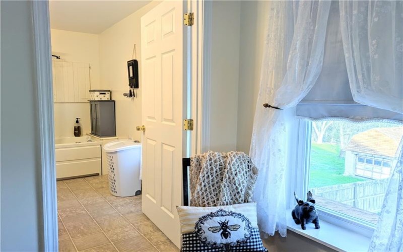 220 Overholt Dr, Scottdale, 15683, 3 Bedrooms Bedrooms, 9 Rooms Rooms,2.1 BathroomsBathrooms,Residential,For Sale,Overholt Dr,1747712
