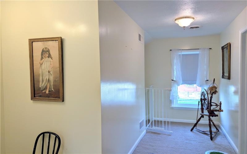 220 Overholt Dr, Scottdale, 15683, 3 Bedrooms Bedrooms, 9 Rooms Rooms,2.1 BathroomsBathrooms,Residential,For Sale,Overholt Dr,1747712